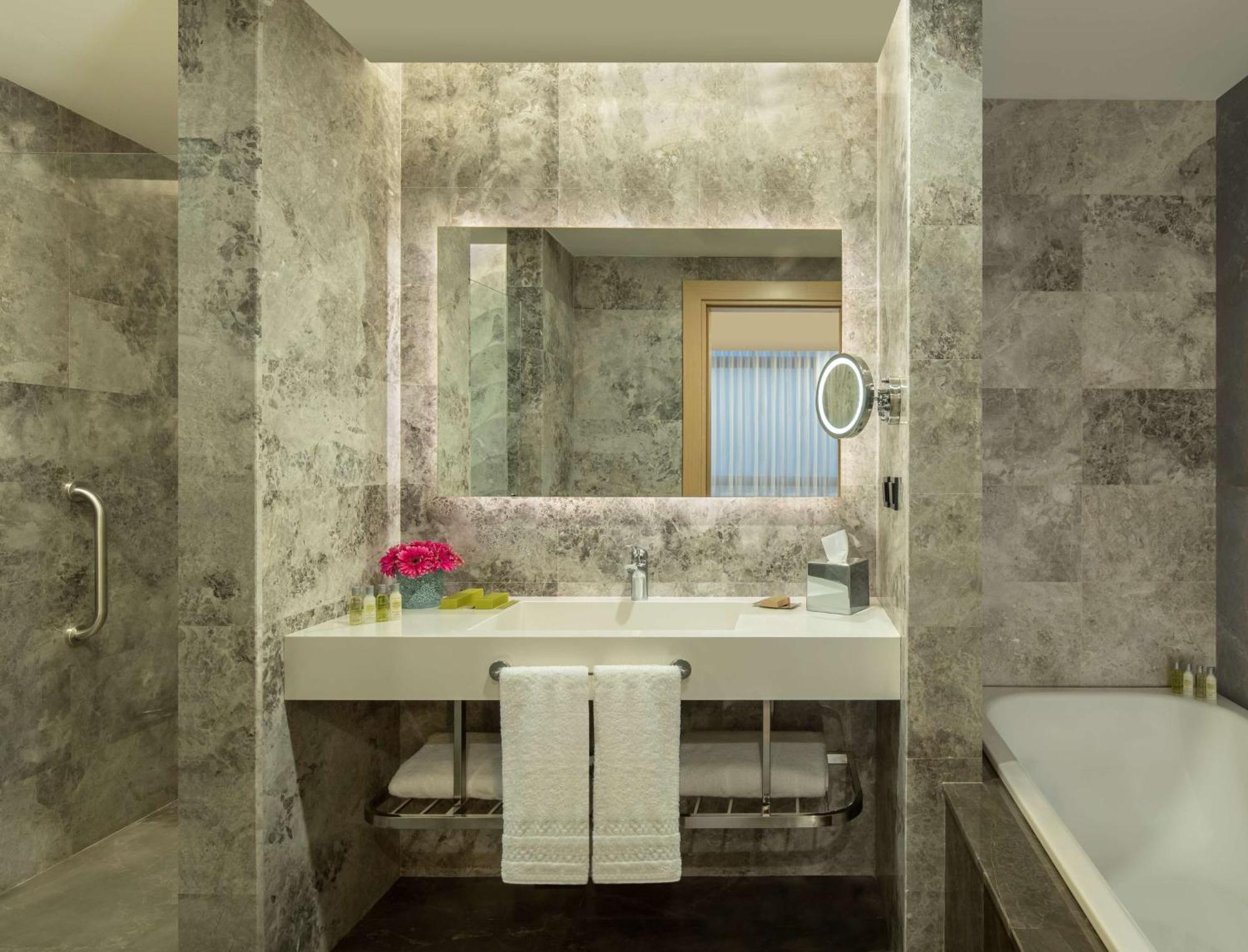 Doubletree By Hilton Manisa 호텔 외부 사진